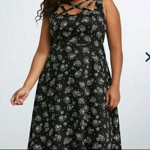 Torrid size 20 black cross skull rose pinup dress